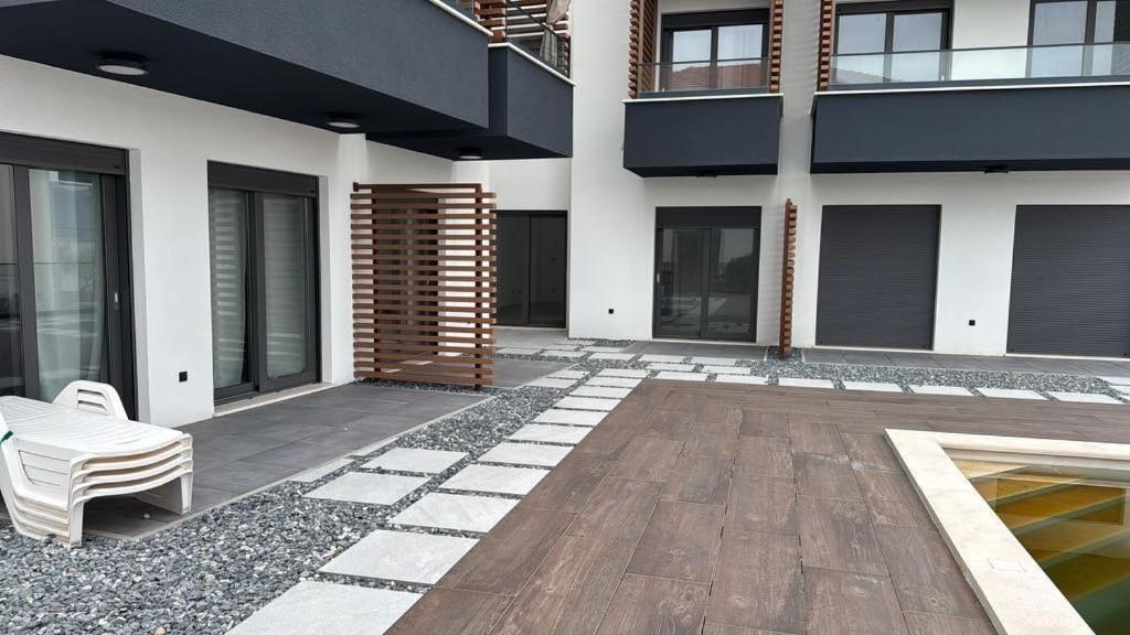 Apartament Slatine No 1 Exteriör bild
